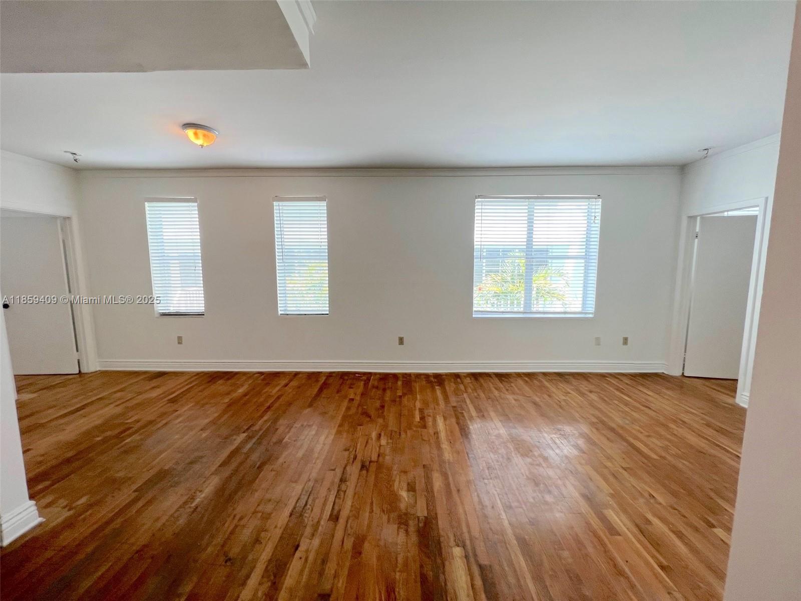 Beautiful spacious bright 2/2 apartment in the heart of Sobe. The unit features a large living area with a full kitchen and 2 separate bedrooms with their own bathroom and lot of closet space. Wonderful location, just few steps from Lincoln Rd, the Flamingo Park and the beach. Available from Now, only Long term.