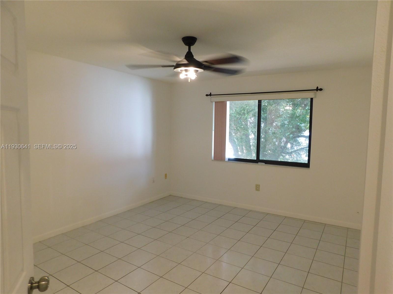 ESPRIT CONDO II - Residential Lease