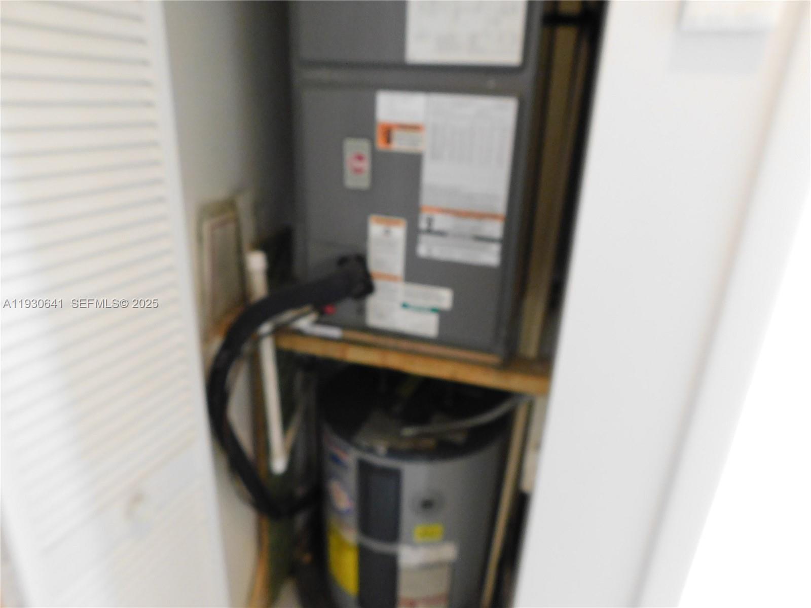 ESPRIT CONDO II - Residential Lease