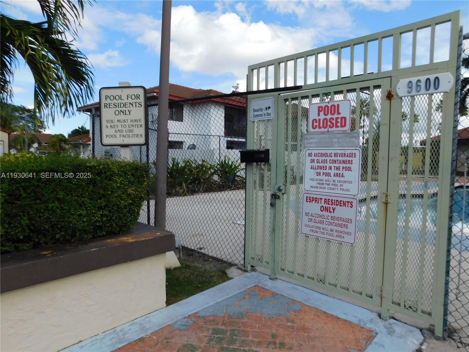 ESPRIT CONDO II - Residential Lease