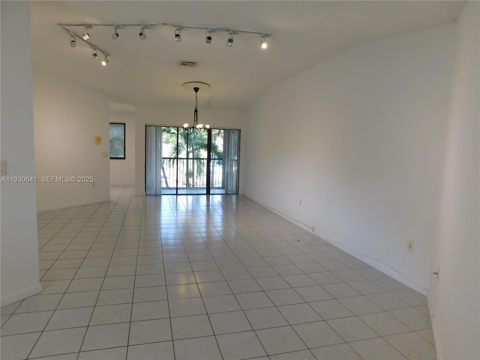 ESPRIT CONDO II - Residential Lease