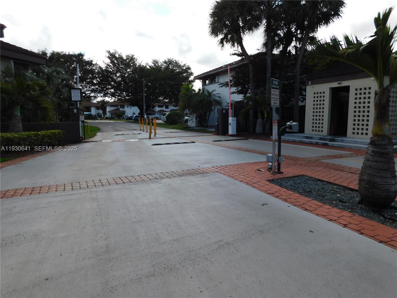 ESPRIT CONDO II - Residential Lease