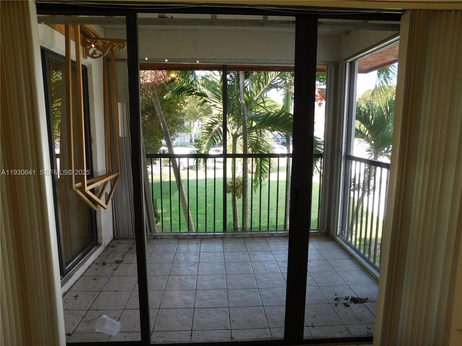 ESPRIT CONDO II - Residential Lease