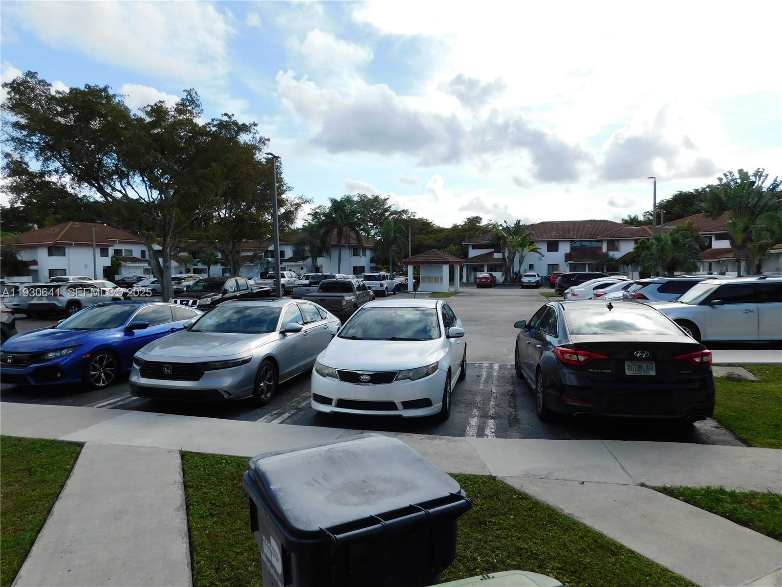 ESPRIT CONDO II - Residential Lease