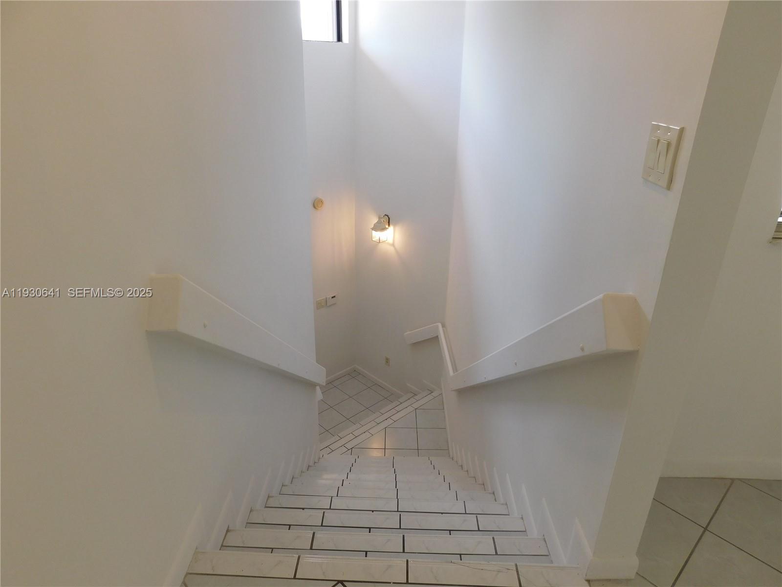 ESPRIT CONDO II - Residential Lease