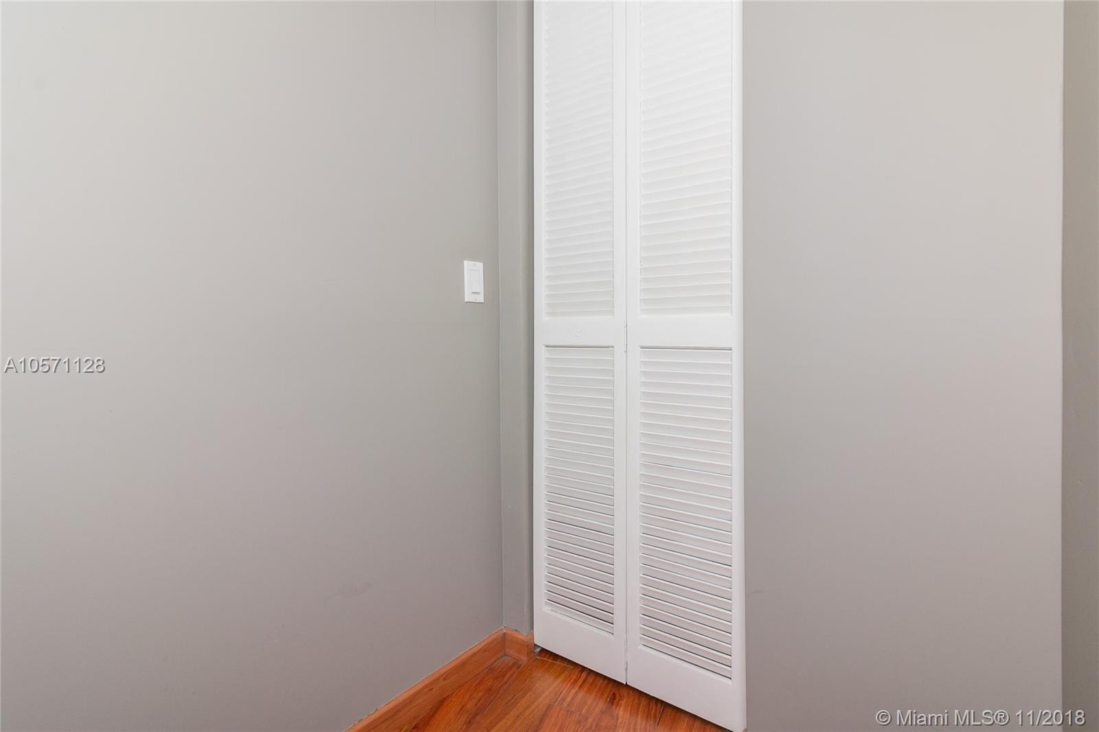 LOFTS ON BRICKELL II COND - Residential