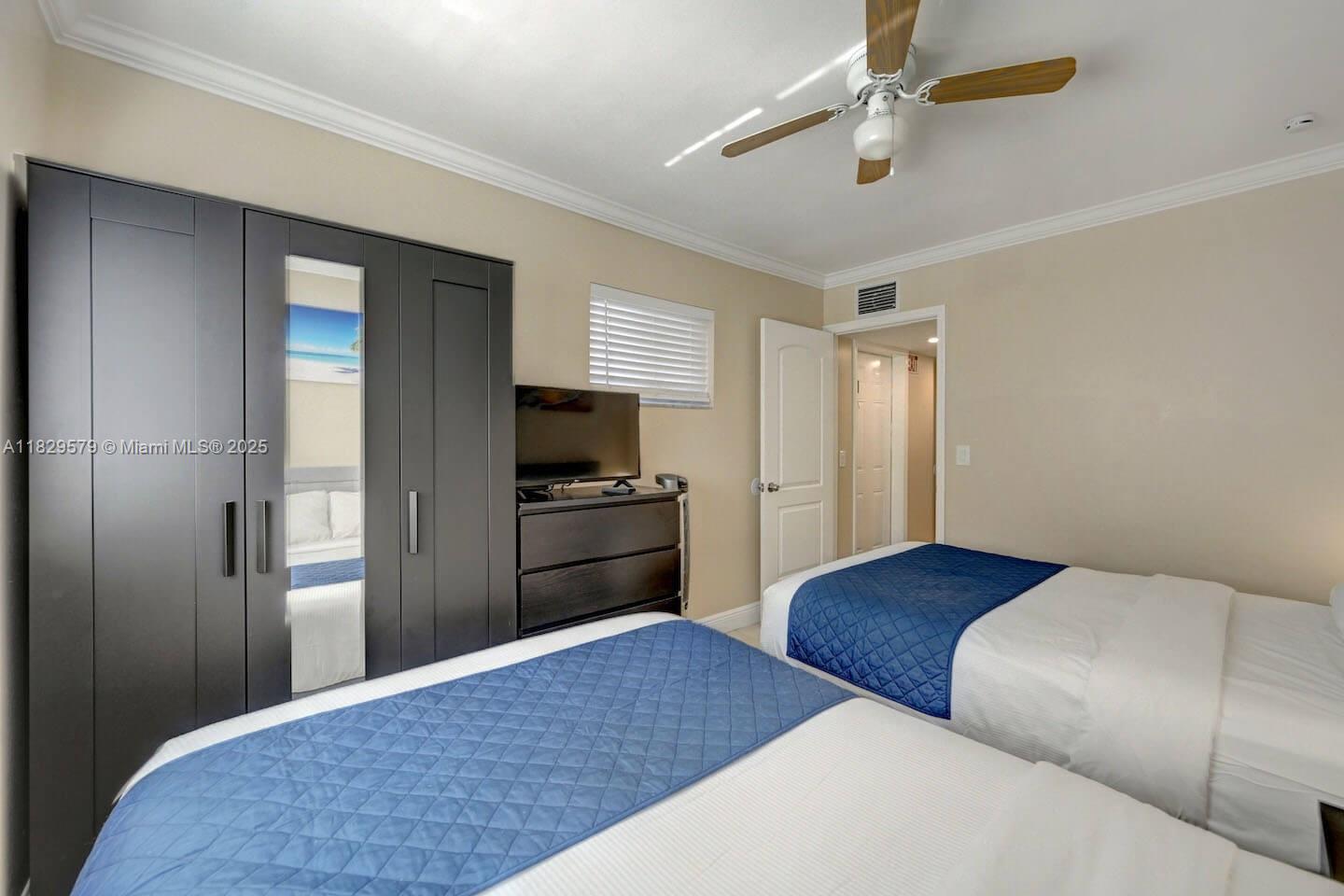 HOLLYWOOD LAKES SECTION - Residential Lease