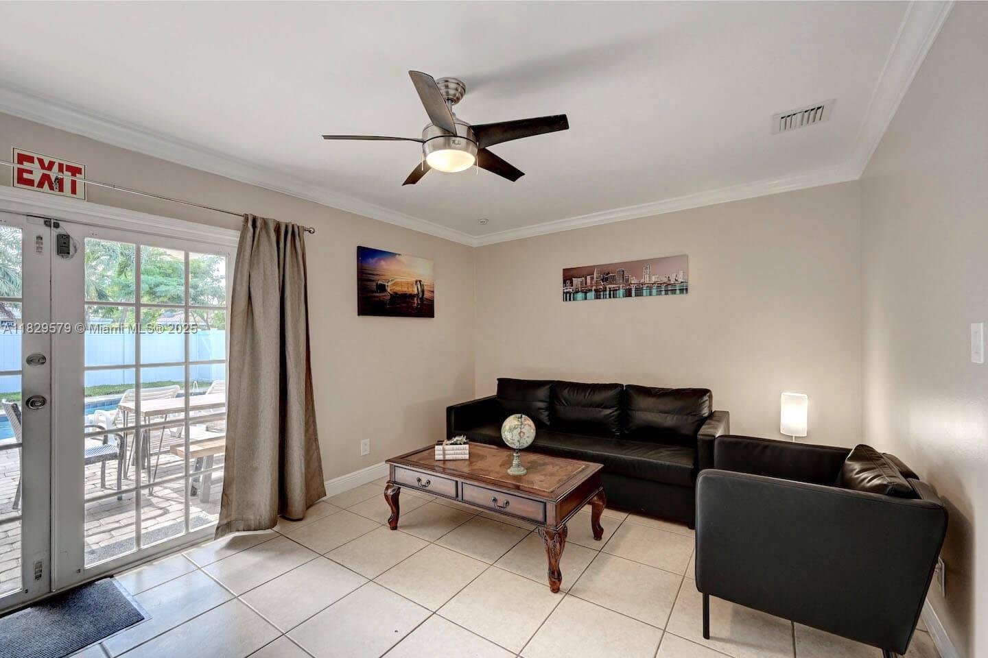 HOLLYWOOD LAKES SECTION - Residential Lease