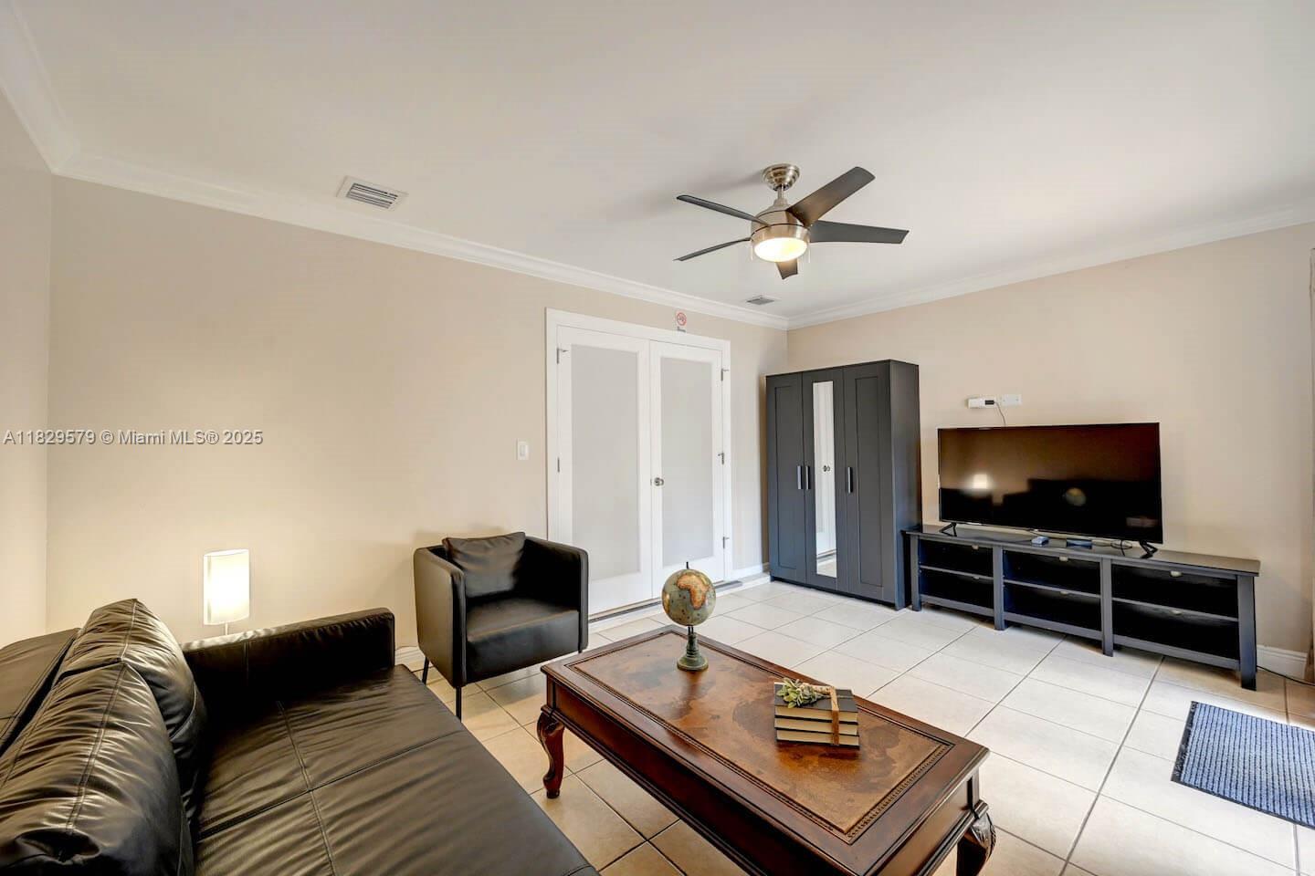 HOLLYWOOD LAKES SECTION - Residential Lease