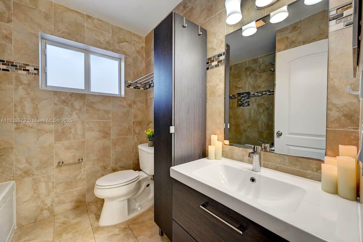 HOLLYWOOD LAKES SECTION - Residential Lease