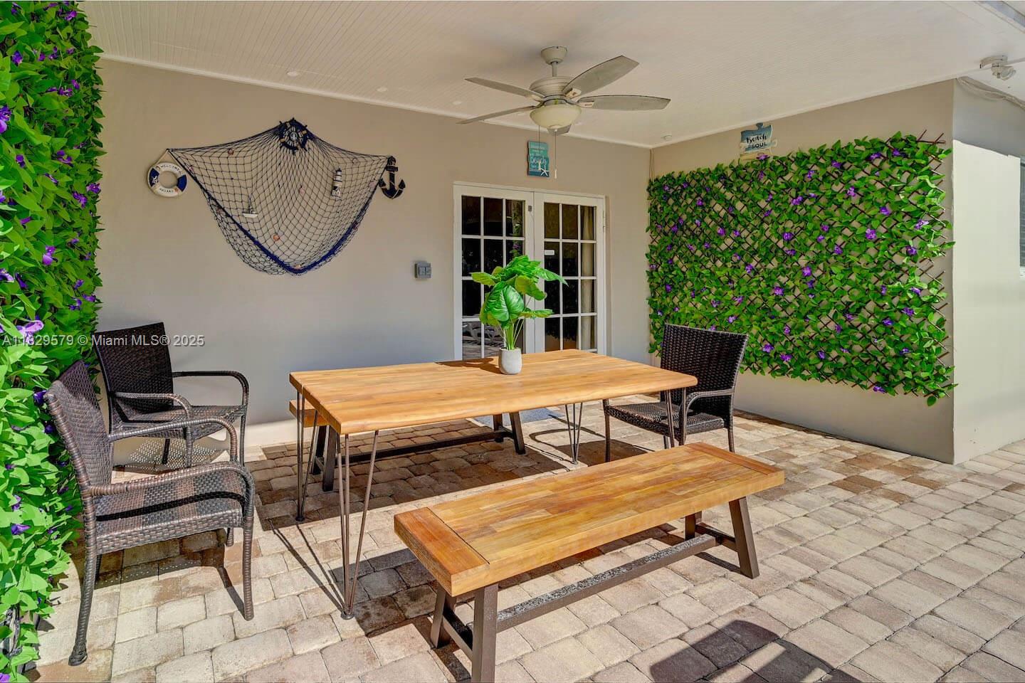 HOLLYWOOD LAKES SECTION - Residential Lease