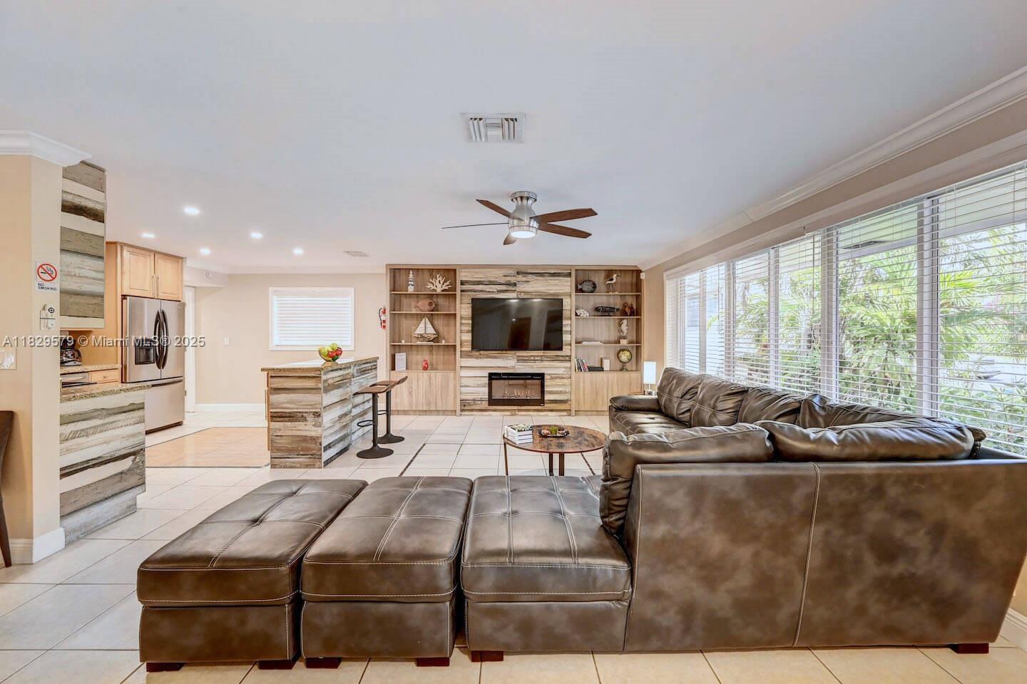 HOLLYWOOD LAKES SECTION - Residential Lease