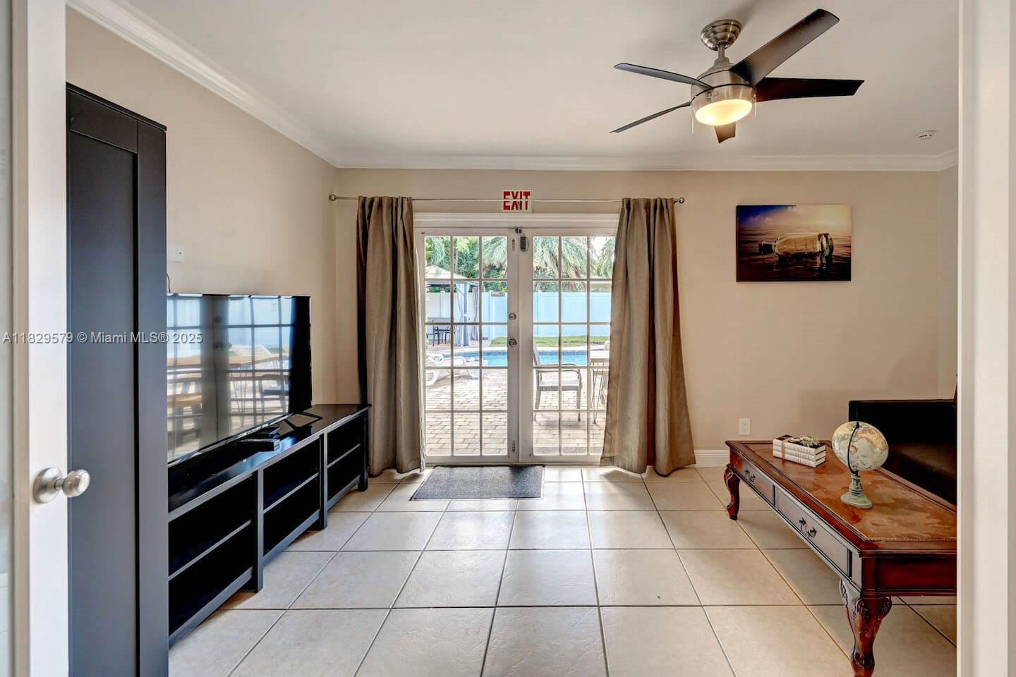 HOLLYWOOD LAKES SECTION - Residential Lease