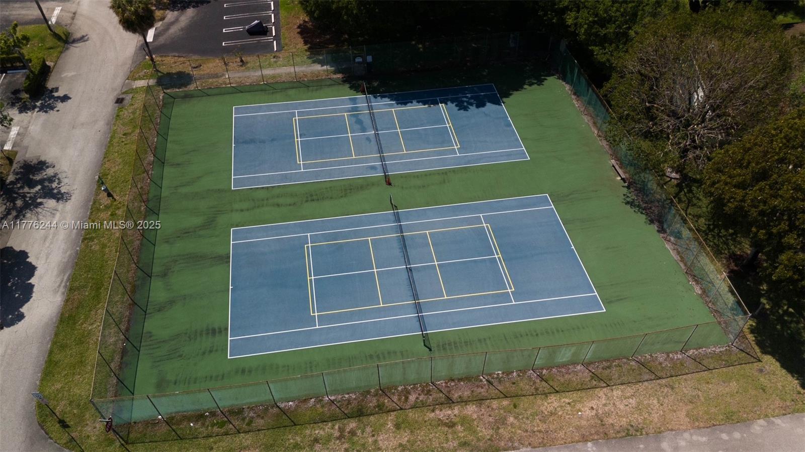 LAGO DEL REY CONDO - Residential