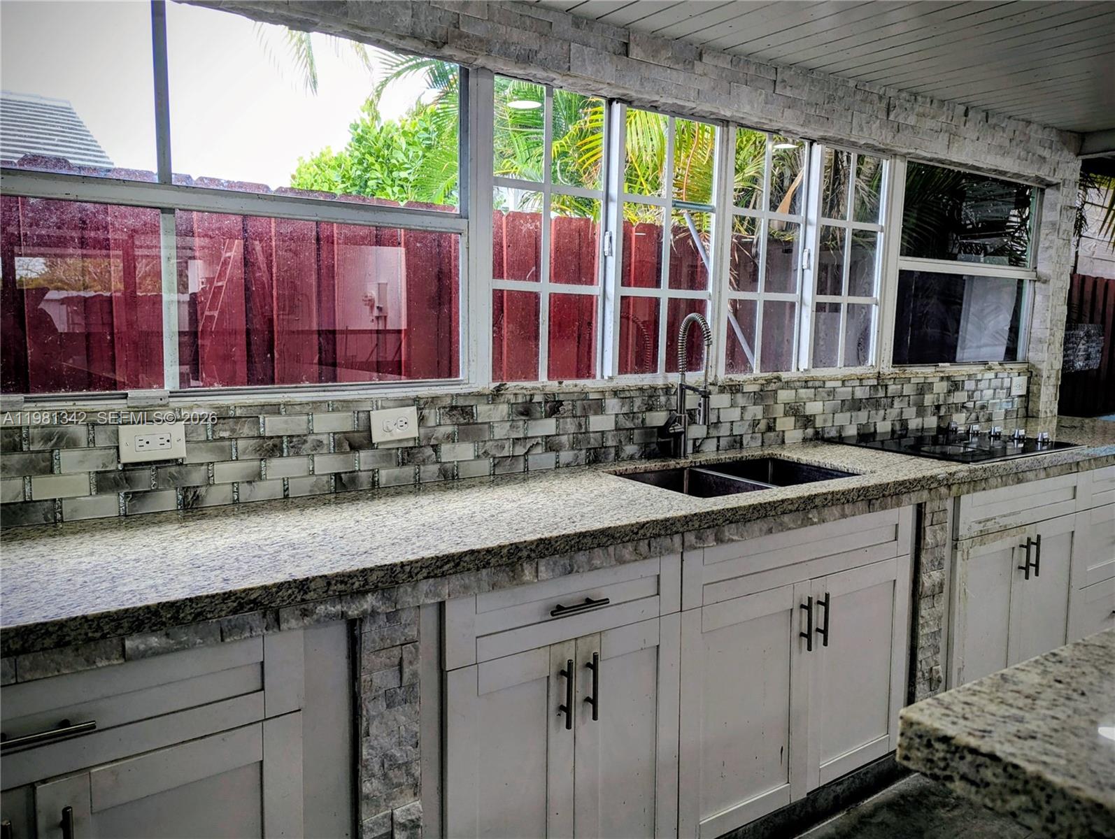 MEDITERRANIA - Residential