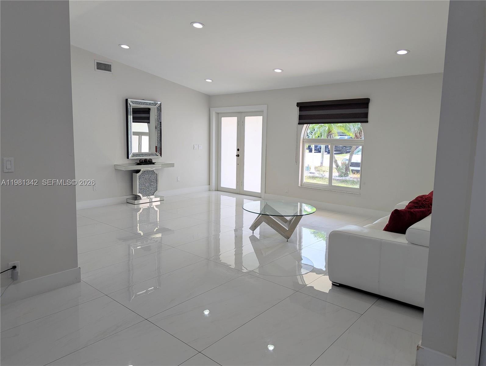 MEDITERRANIA - Residential