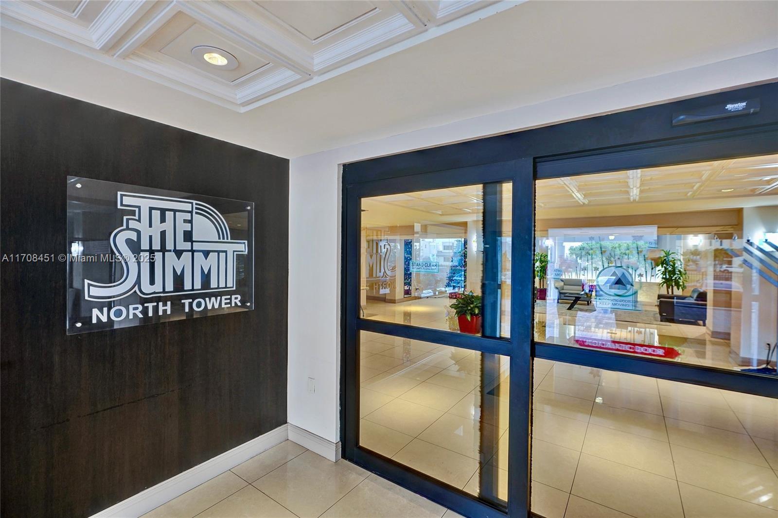 SUMMIT CONDO - Residential