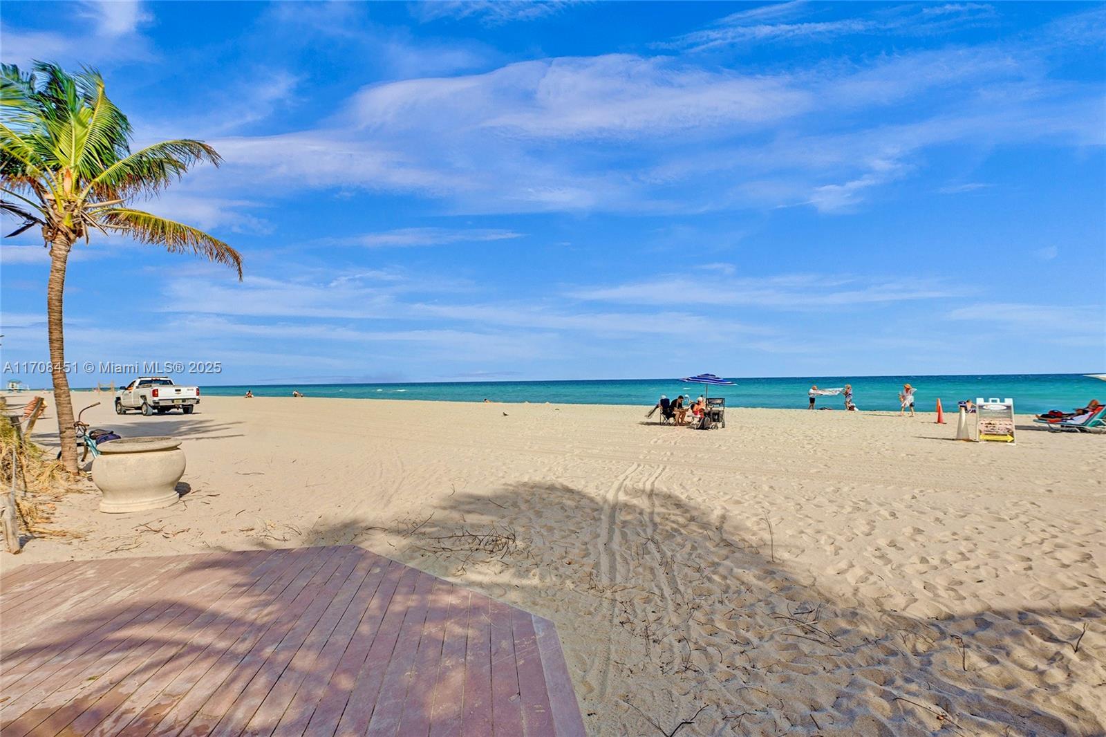 SUMMIT CONDO - Residential