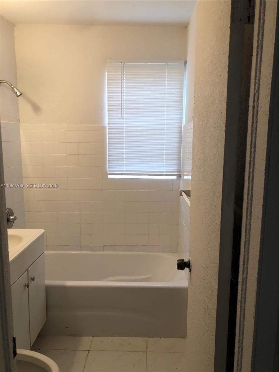 1548 NW 3rd Ter 0