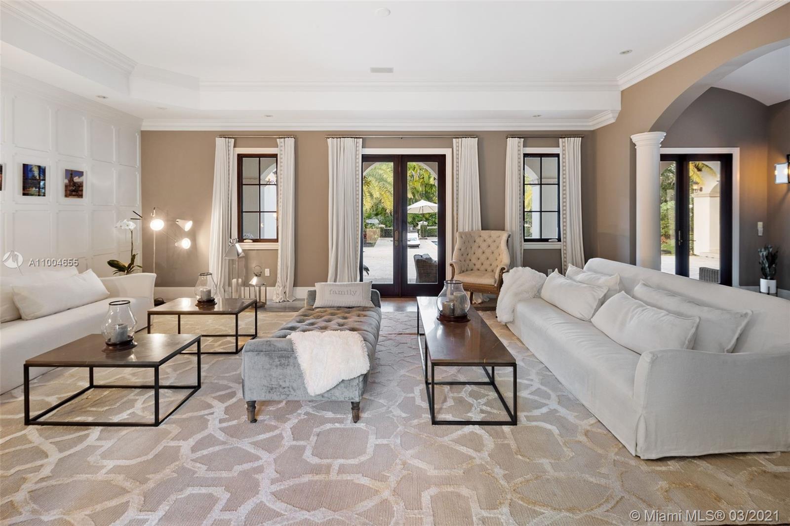 TOWN & RANCH ESTS - Residential