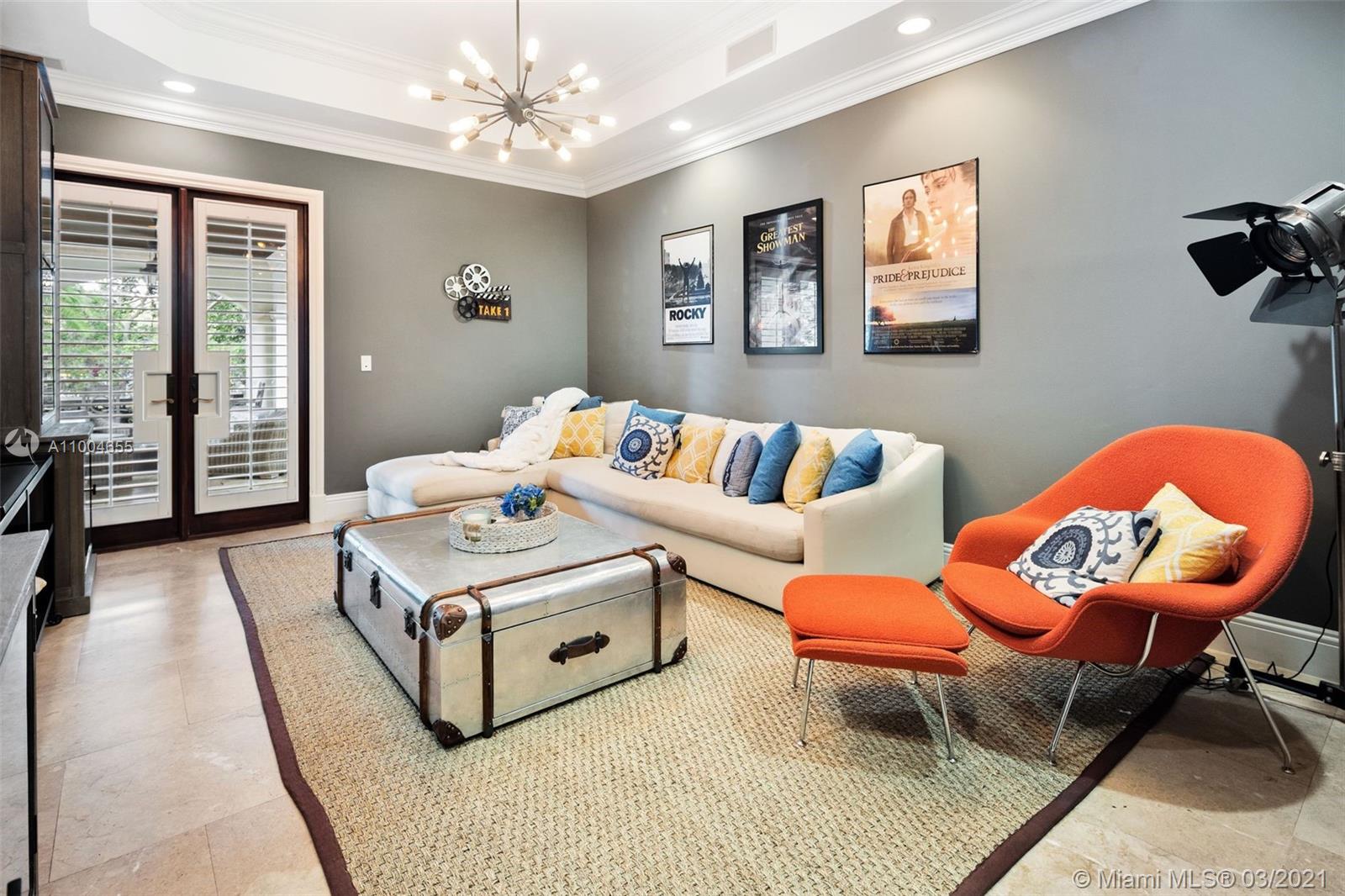 TOWN & RANCH ESTS - Residential