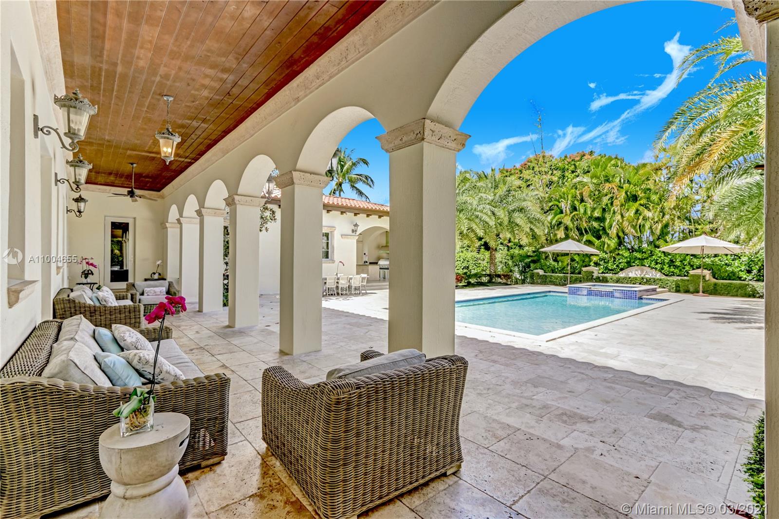 TOWN & RANCH ESTS - Residential