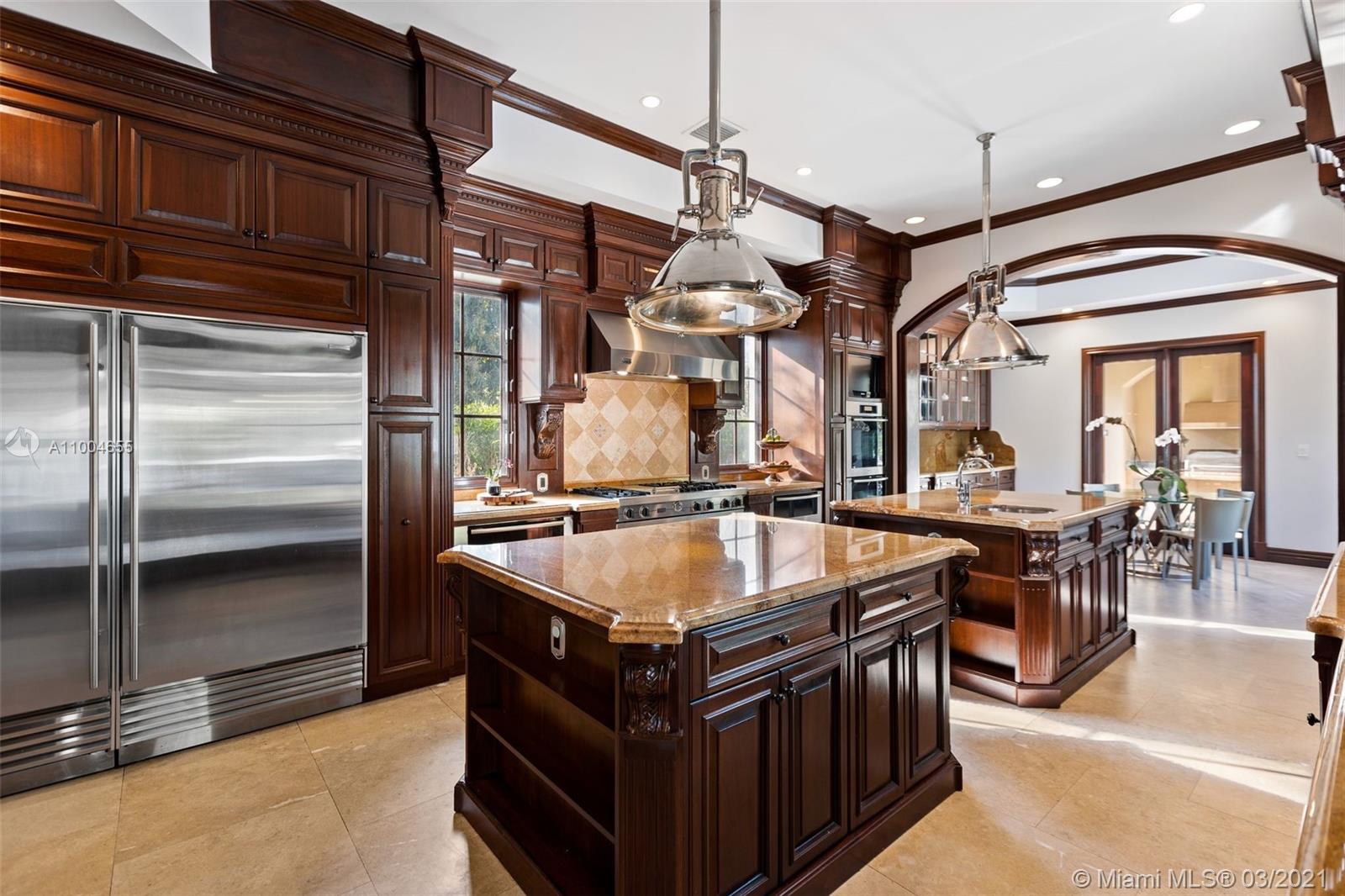 TOWN & RANCH ESTS - Residential