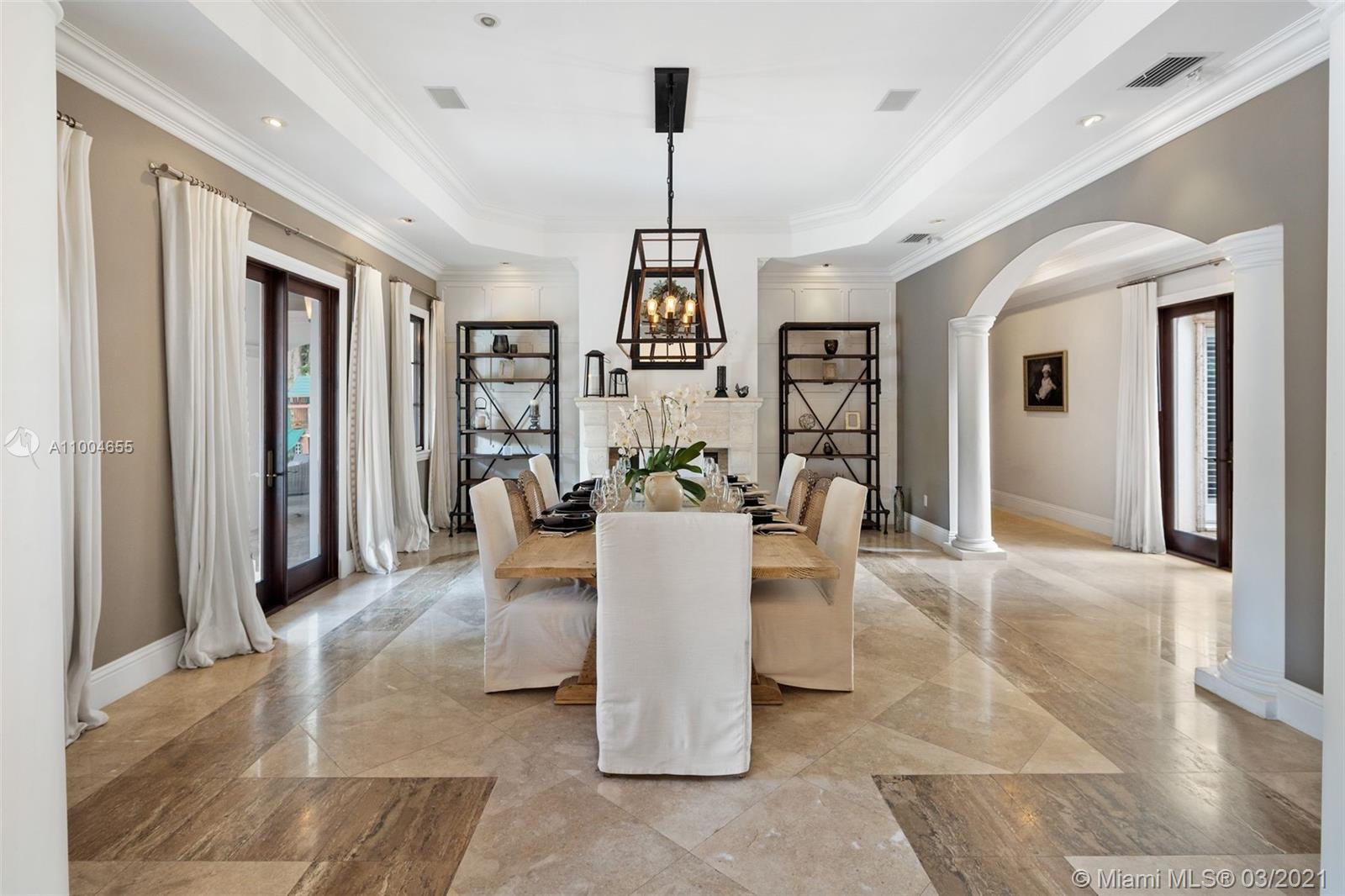 TOWN & RANCH ESTS - Residential