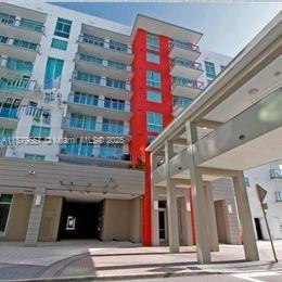 The beautiful modern apartment with 1,343 SQF 3Bed/2.5 Bath in Midtown Doral. Unit features: porcelain floor, stunning open kitchen with European-style cabinets, high-quality automatic closing, quartz countertops and stainless steel appliances, custom made closets Impact windows and sliding glass doors, a large terrace an 2 assigned parking spaces.
great location, close to the mayor highways, shopping centers, supermarkets, restaurants, pharmacies and schools. Ready to move in on 11/15/25