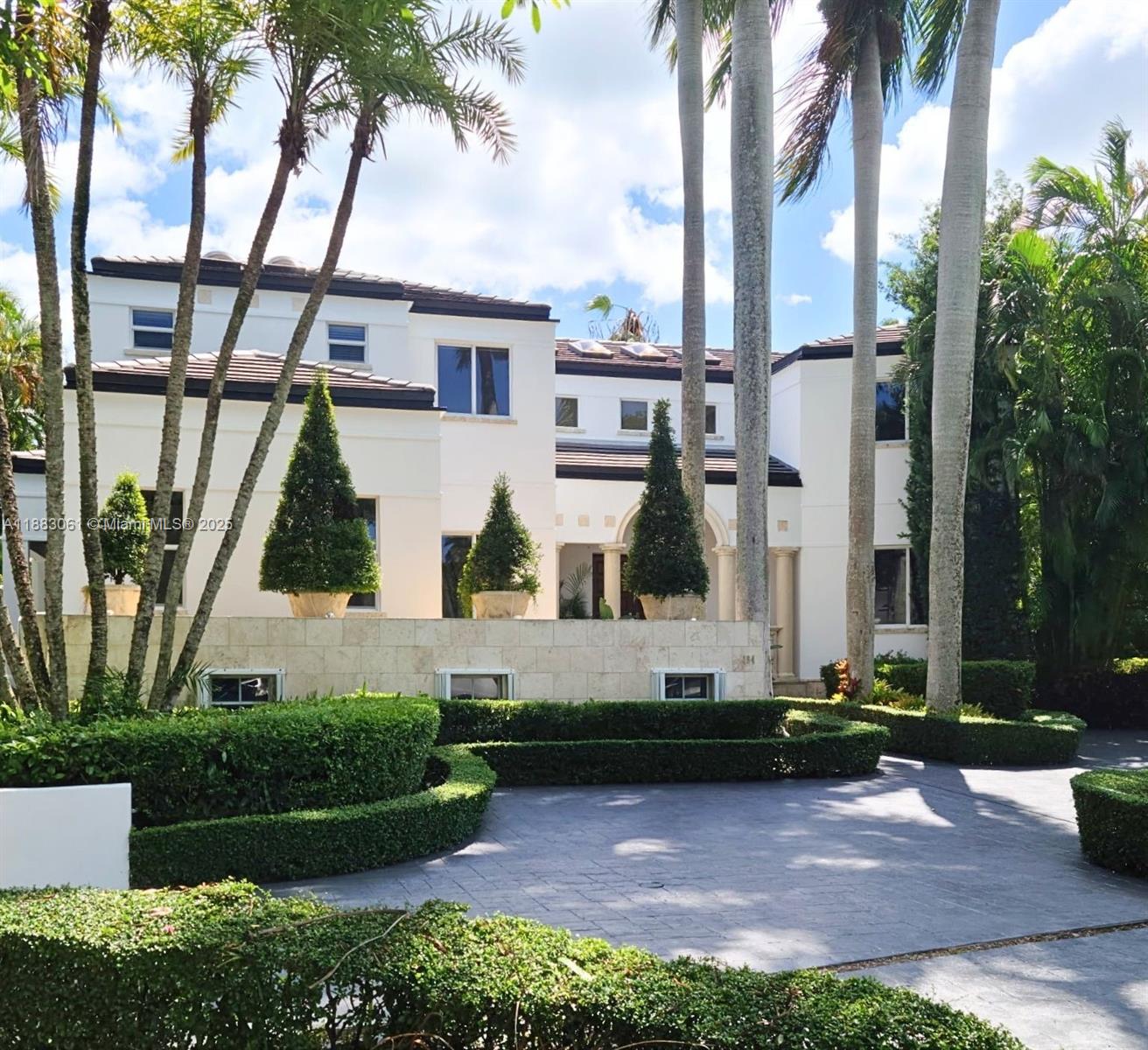 184 Paloma Dr