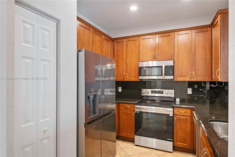 Condominium in Tamarac FL 5752 Hampton Hills Blvd Blvd 4.jpg