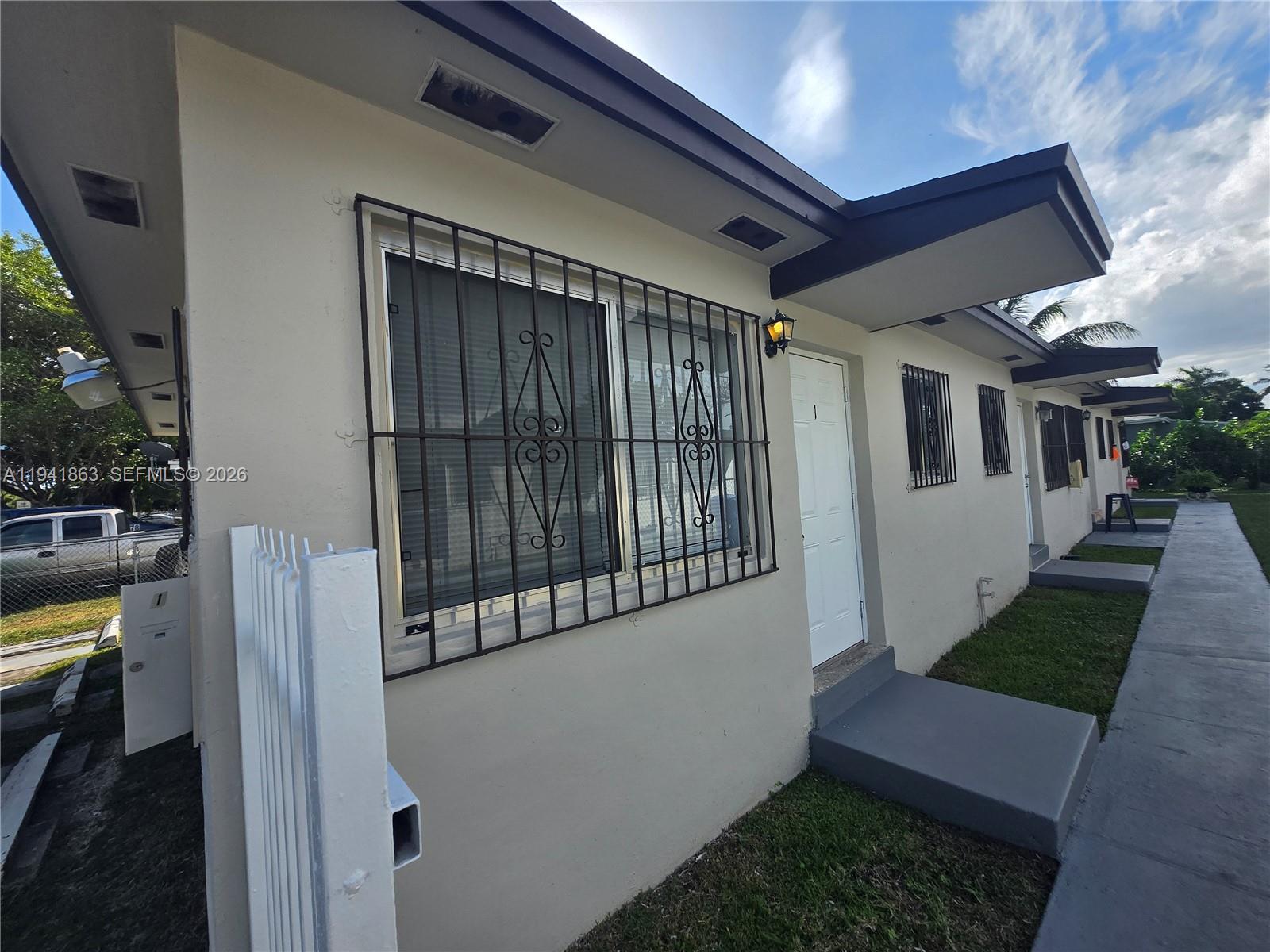 CRAVATTS ALLAPATTAH HOMES - Residential Lease