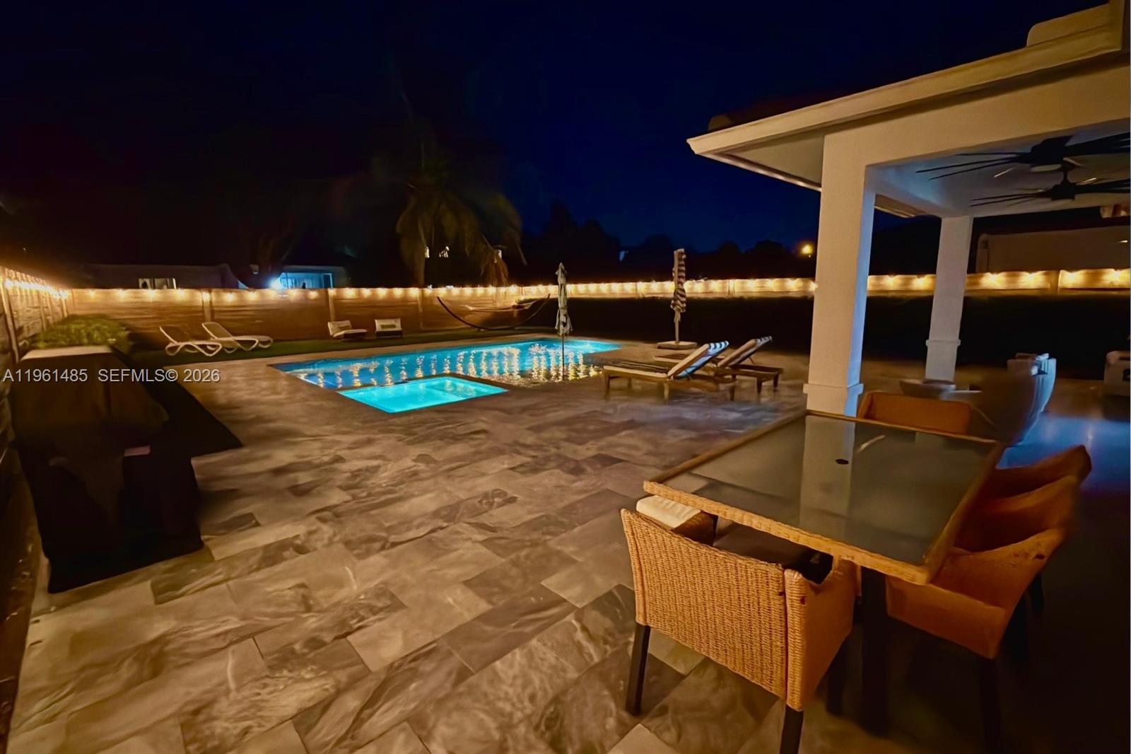 PALM RIDGE GARDENS - Residential