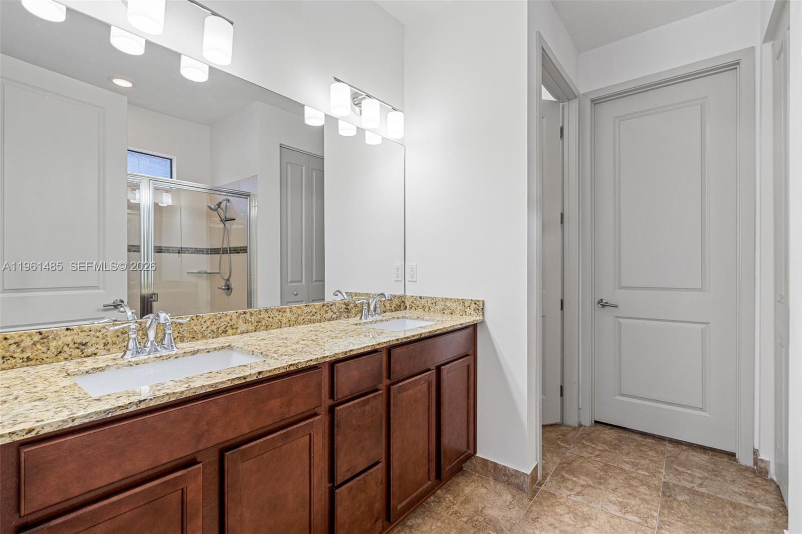 PALM RIDGE GARDENS - Residential