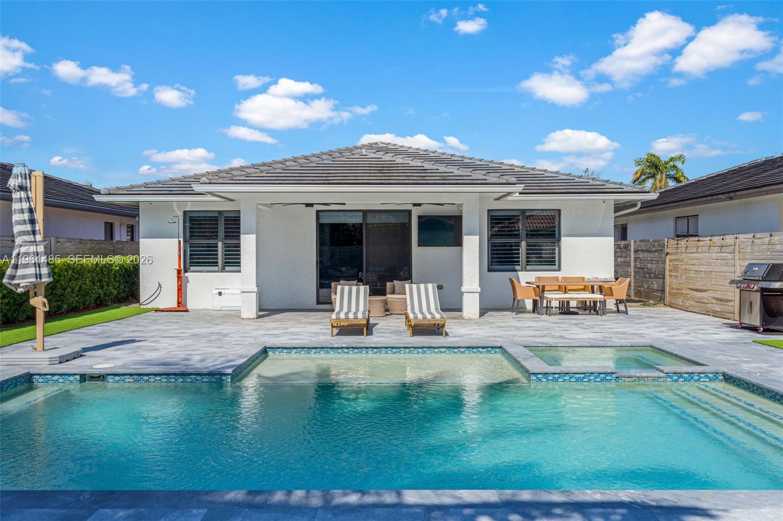 PALM RIDGE GARDENS - Residential