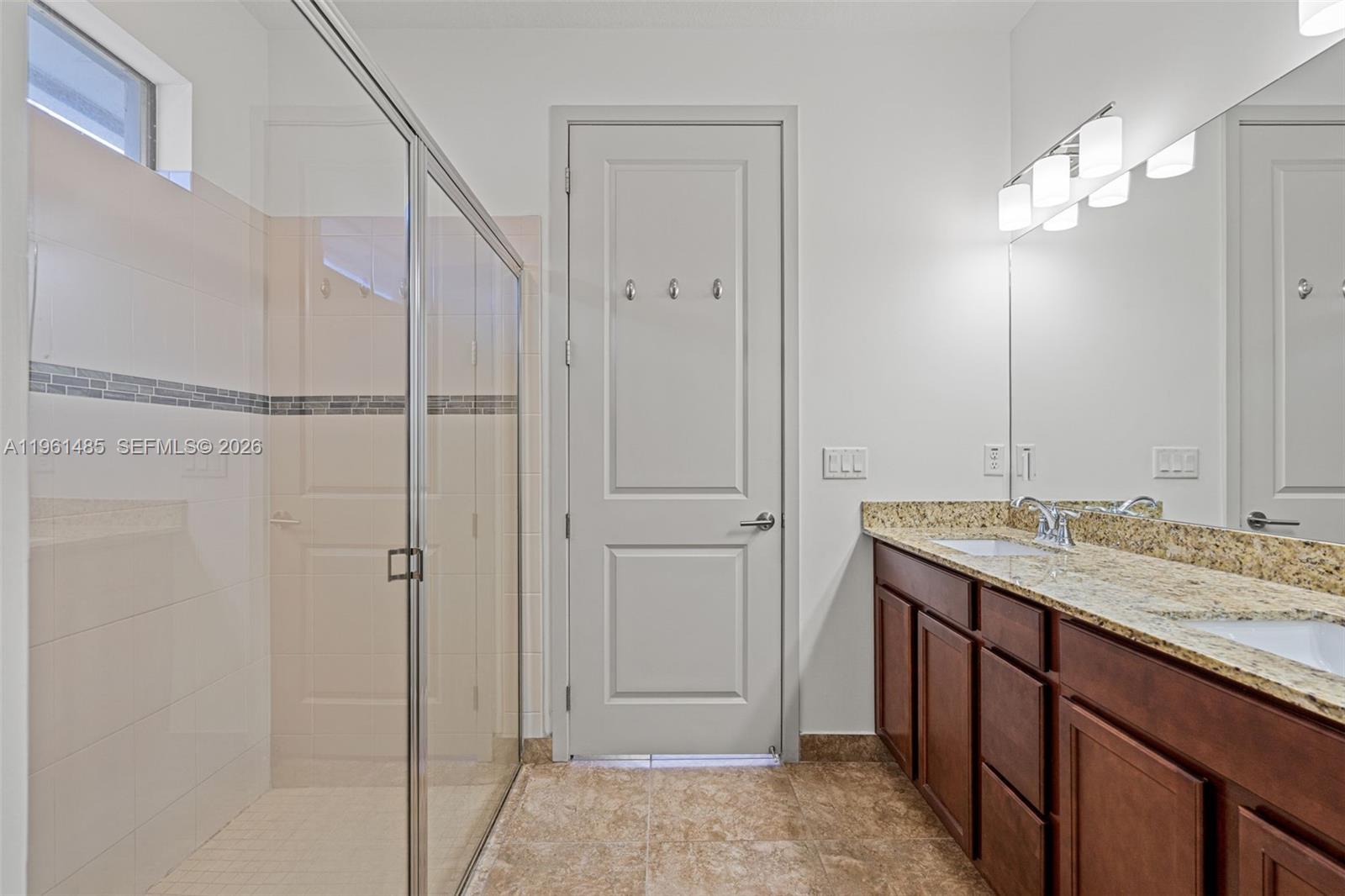 PALM RIDGE GARDENS - Residential