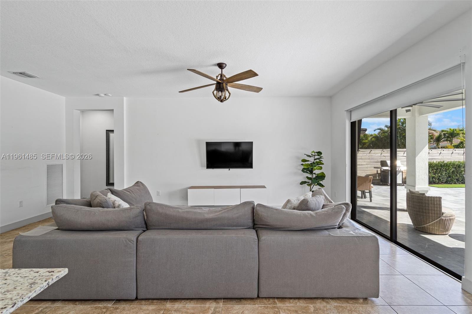 PALM RIDGE GARDENS - Residential