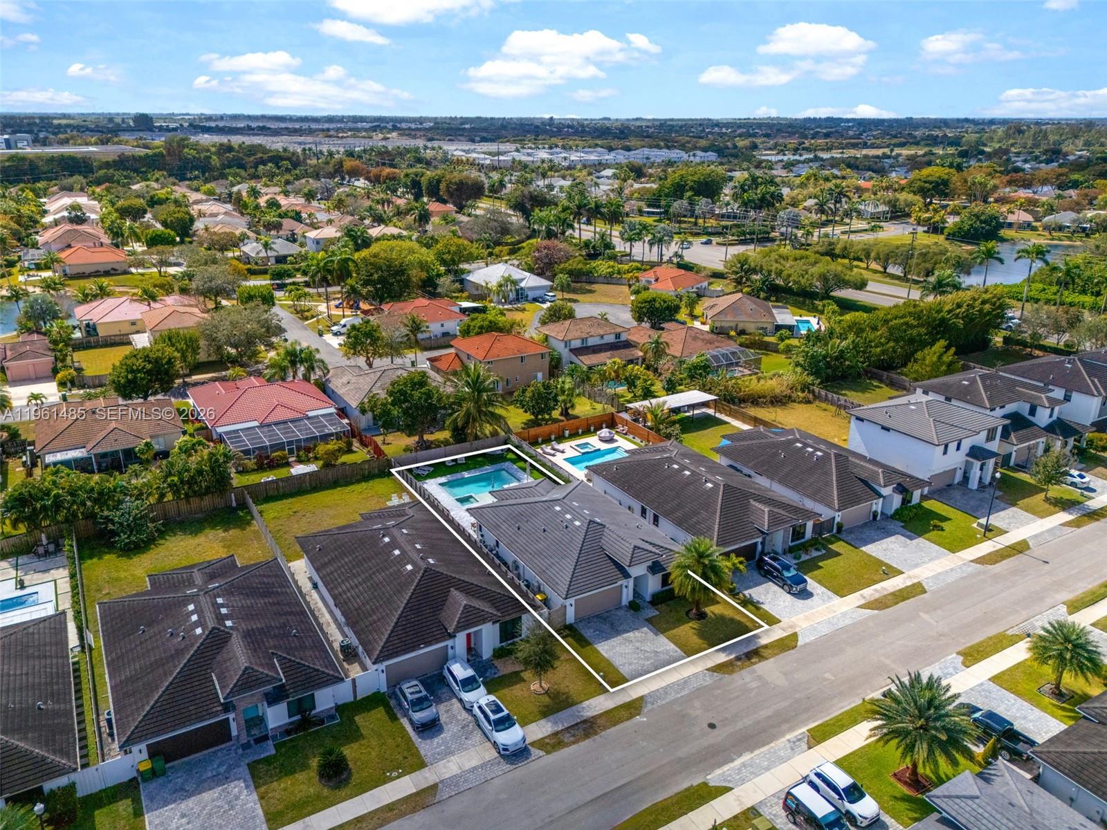 PALM RIDGE GARDENS - Residential