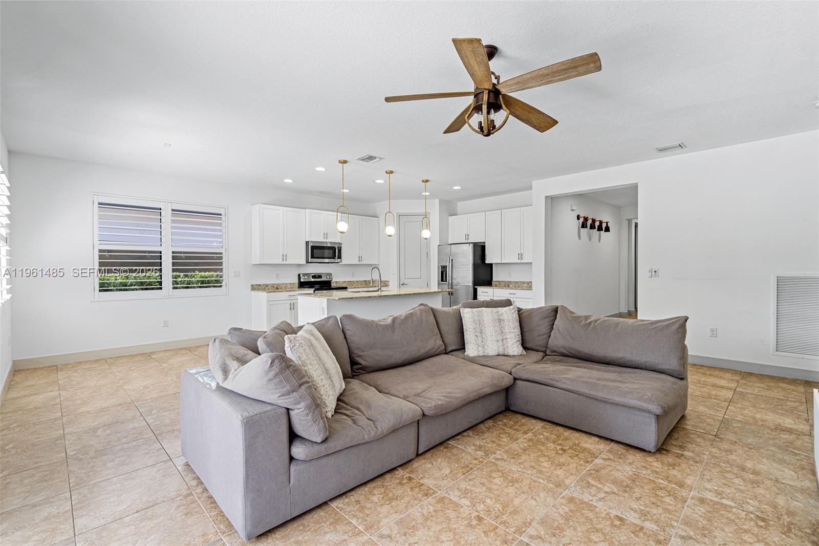 PALM RIDGE GARDENS - Residential