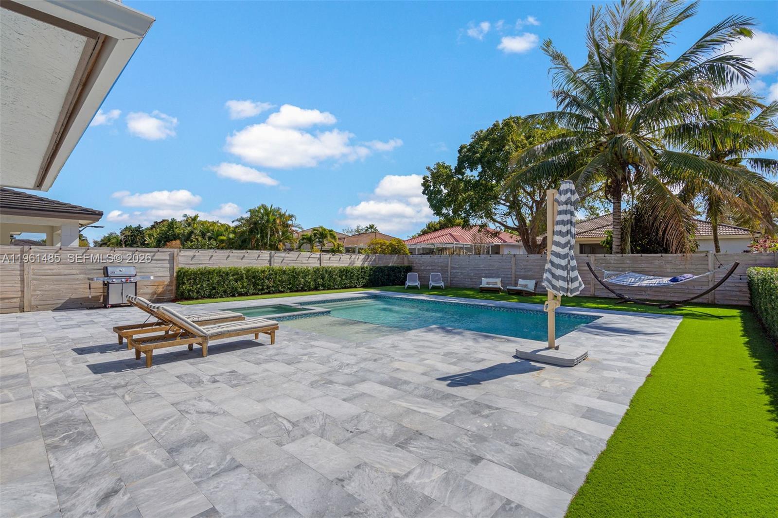 PALM RIDGE GARDENS - Residential