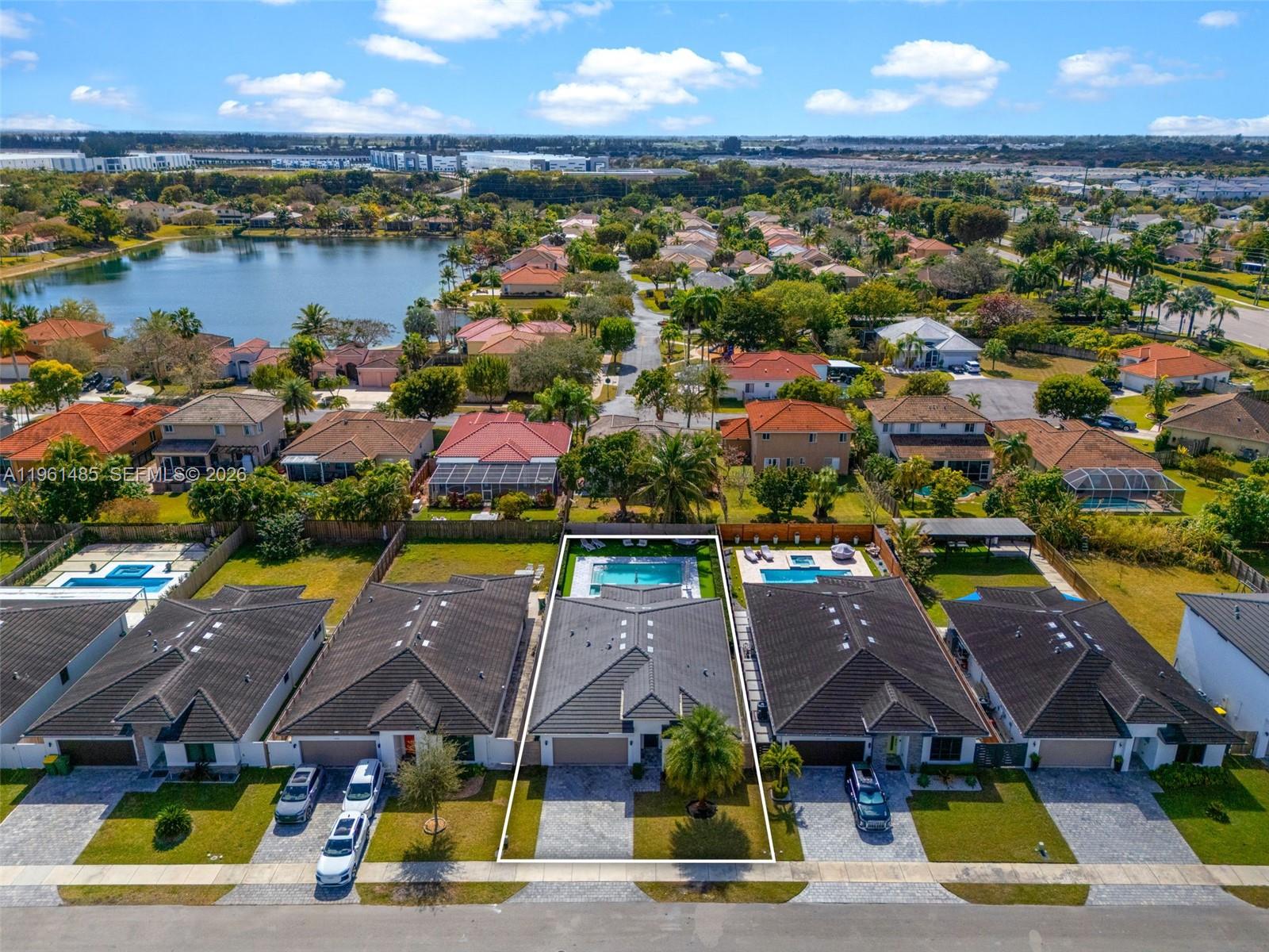 PALM RIDGE GARDENS - Residential