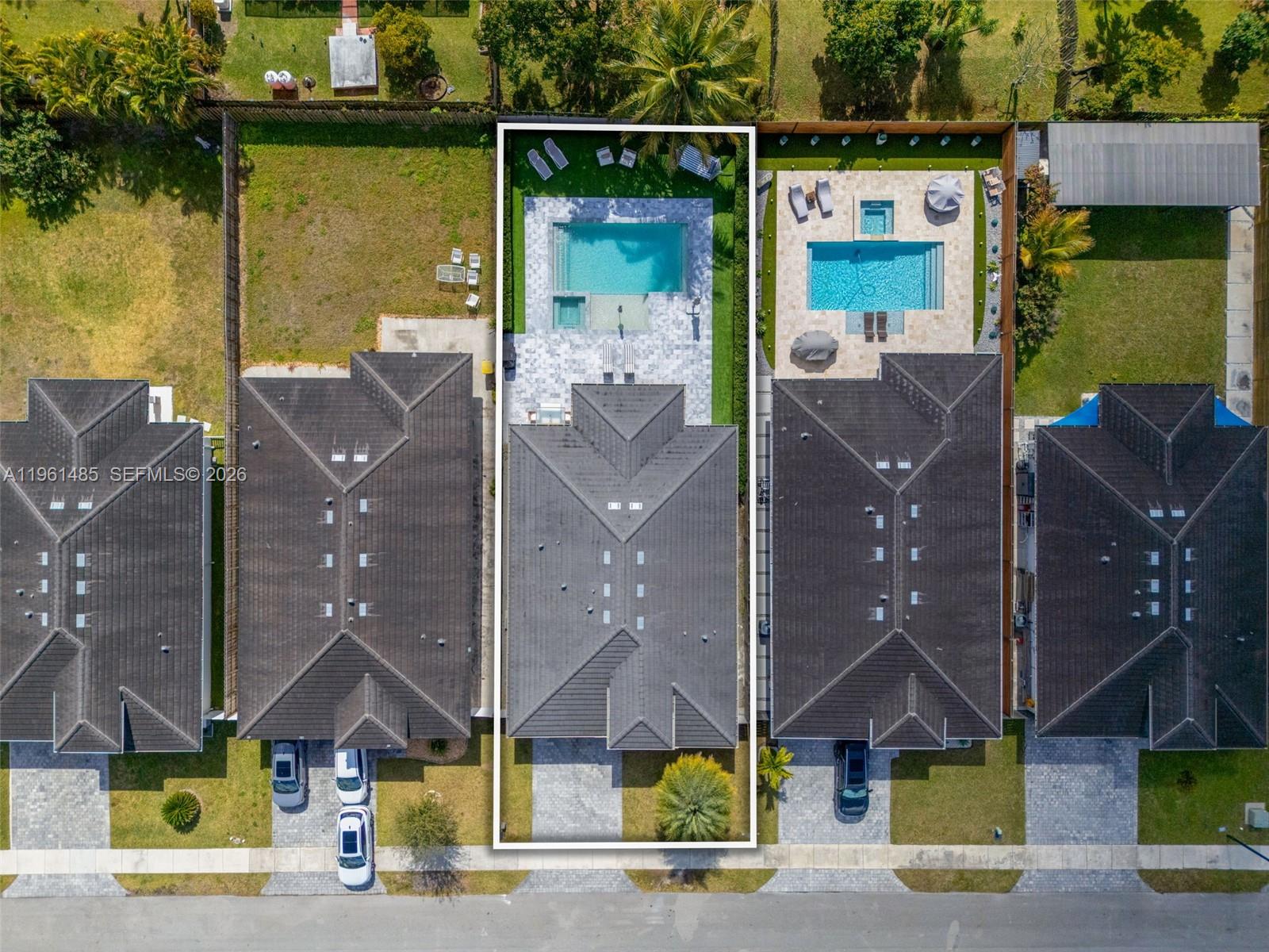 PALM RIDGE GARDENS - Residential
