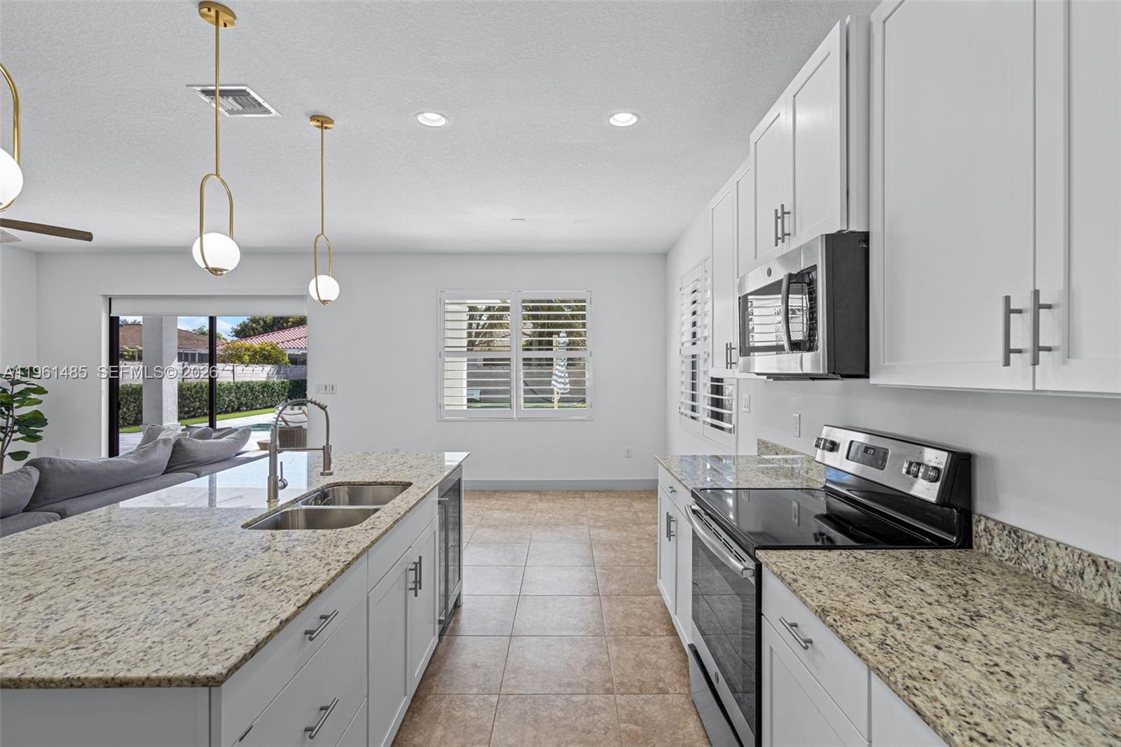 PALM RIDGE GARDENS - Residential