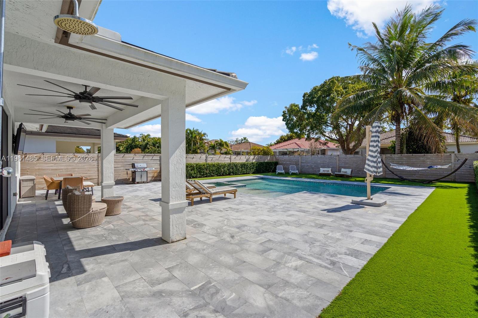 PALM RIDGE GARDENS - Residential