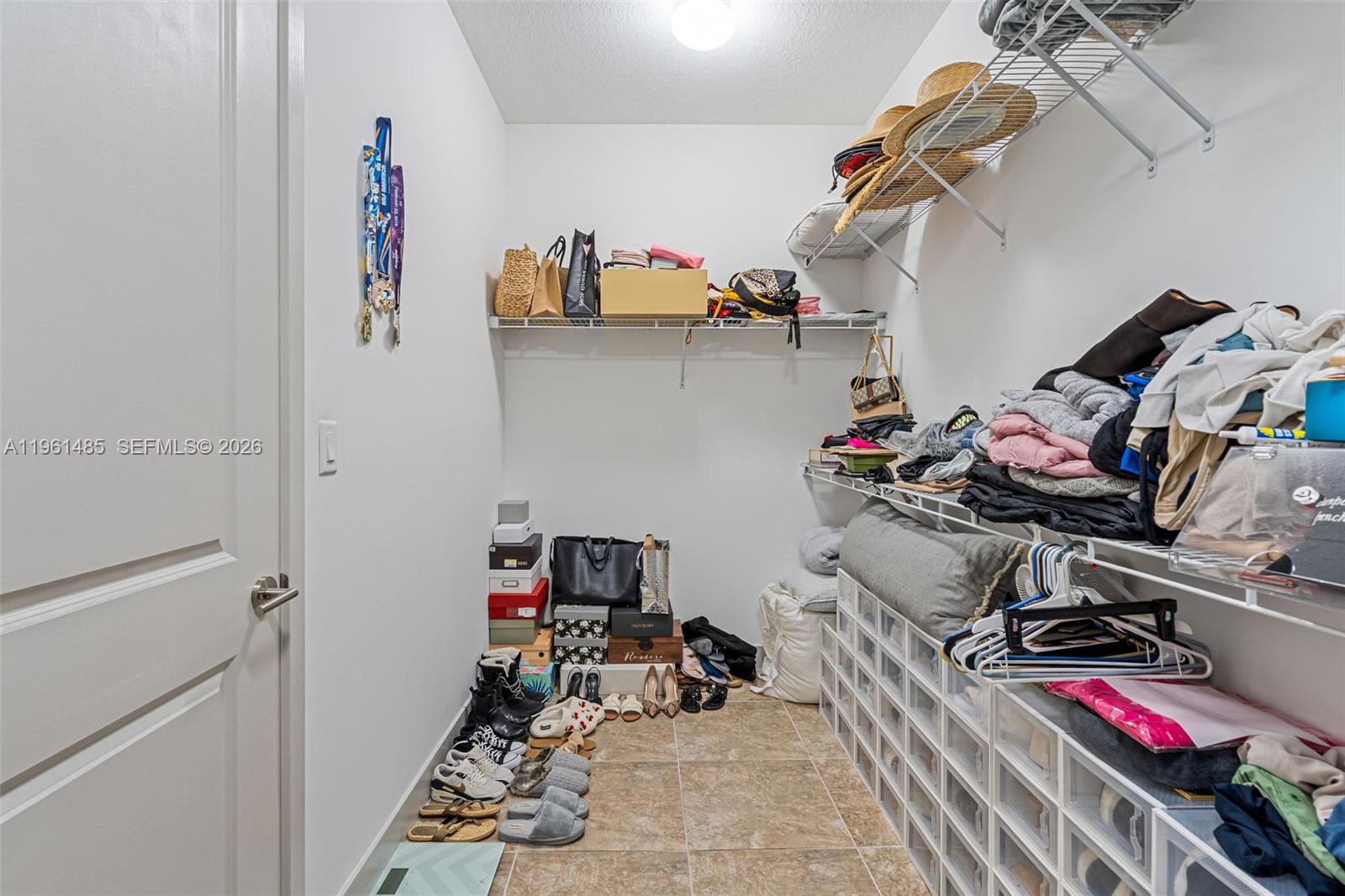 PALM RIDGE GARDENS - Residential