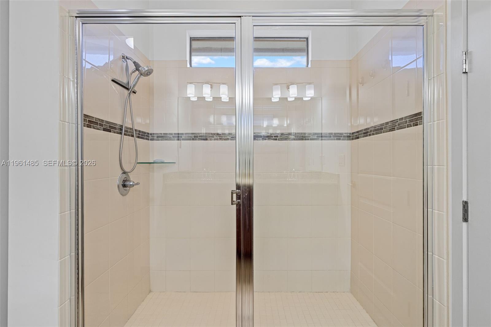 PALM RIDGE GARDENS - Residential