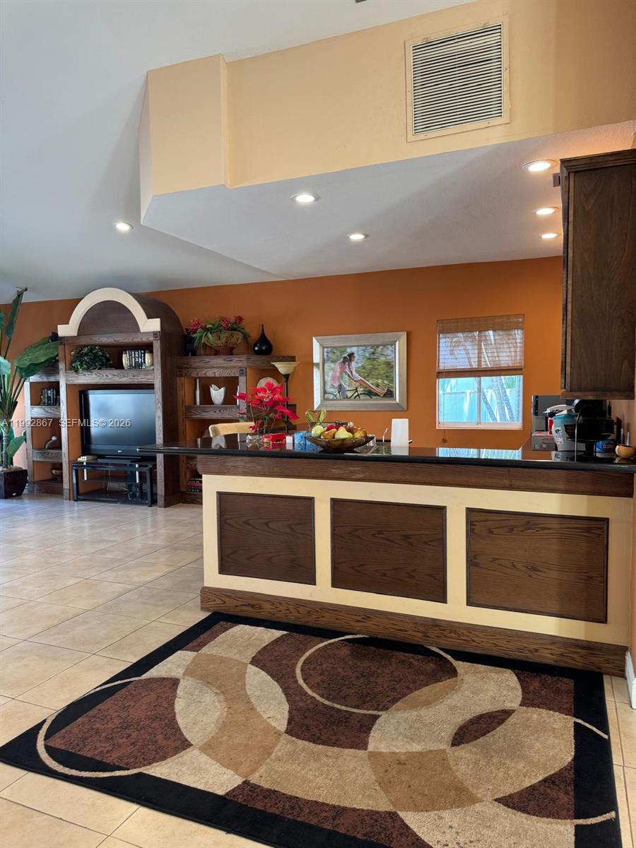 SUN VISTA GARDENS CONDO - Residential