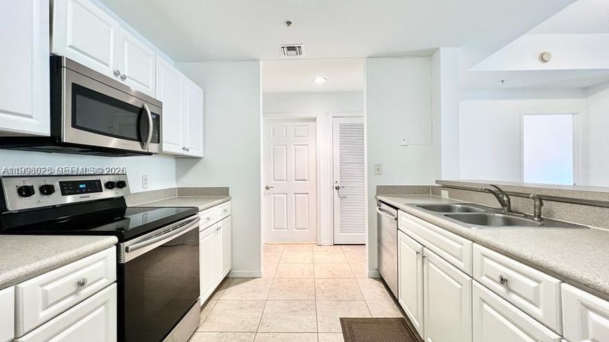 Beautiful 2-bedroom, 2-bath apartment located in the heart of Abacoa. This well-maintained unit features hardwood floors in the living area and carpet in the bedrooms, offering a comfortable and functional layout. The apartment will be professionally cleaned prior to final walkthrough. Vacant and very easy to show.
First, last month’s rent and security deposit required for move-in. Minimum credit score of 630 and income must be at least 2.5x the rent. Conveniently located near shopping, dining, and major roads. Water is not included in rent.