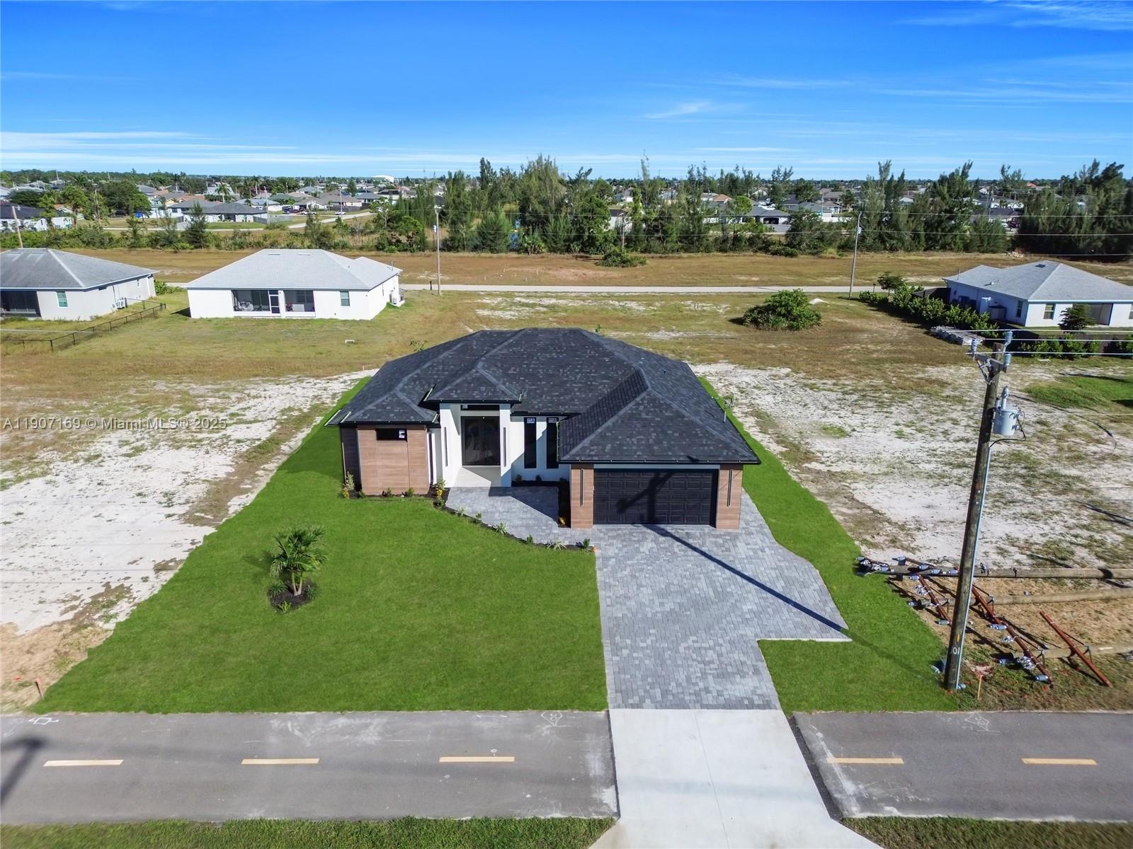 CAPE CORAL - Residential