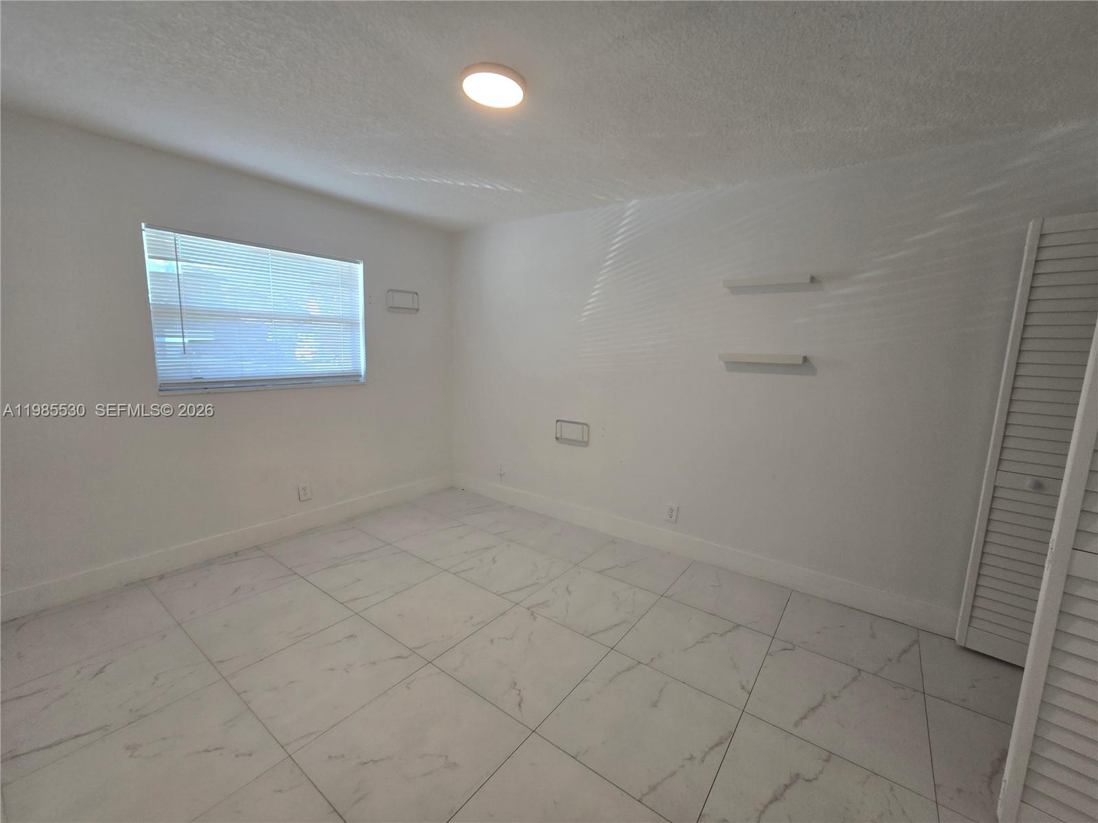 INVERNESS VILLAGE FOUR CO - Residential Lease